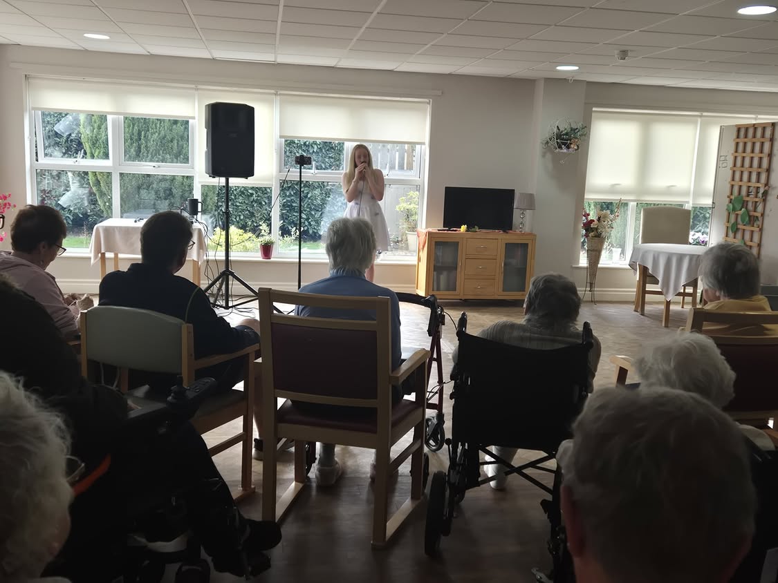 Lindisfarne Care Home Ouston welcomed the amazingly talented Amelia Rose on Saturday 27th September. 
So many comments and positive feedback.  We will certainly be inviting Amelia again.
