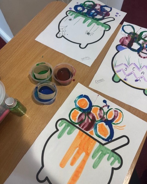 Halloween Fun at #lindisfarneseaham ! 🎨👻

We got creative with some spooky arts & crafts! Using paint, toilet rolls, and a bit of washing-up liquid, we made Halloween bubble prints. The bubbles foamed up in creepy colours, and when we pressed paper on top, they transferred into spooky patterns – just like ghostly smoke from a witch’s cauldron. 🕷️🕸️

Such a fun (and messy!) way to make Halloween art! 🎃✨