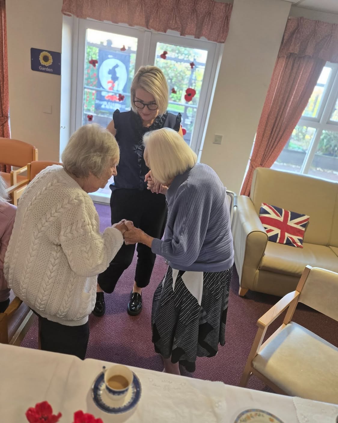 Residents at #lindisfarneseaham  enjoyed a remembrance day coffee morning with entertainment from Ben