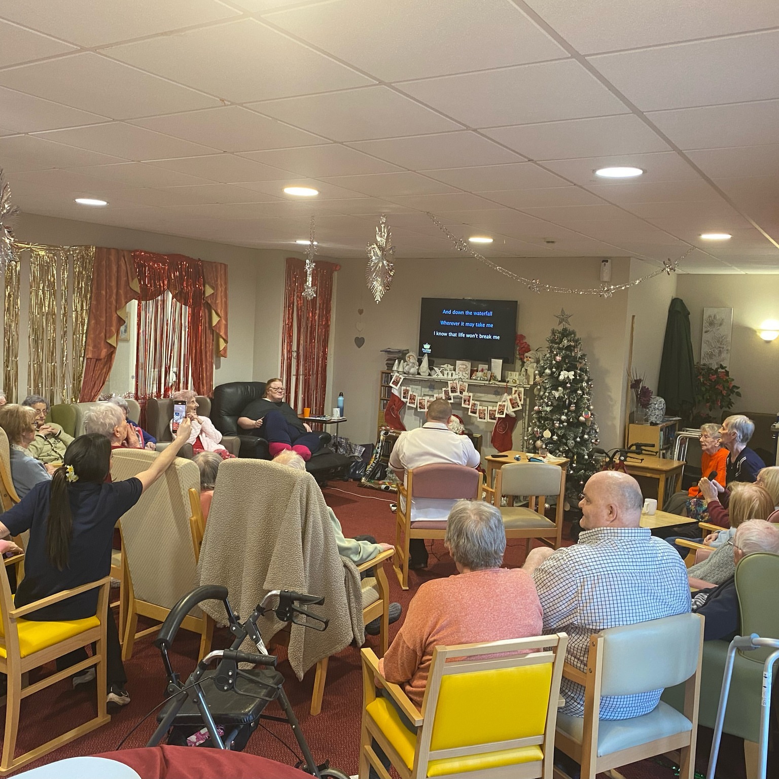 #lindisfarnenewtonaycliffe 
Our residents enjoyed celebrating New Year’s Eve with karaoke! It was really good fun 🤩