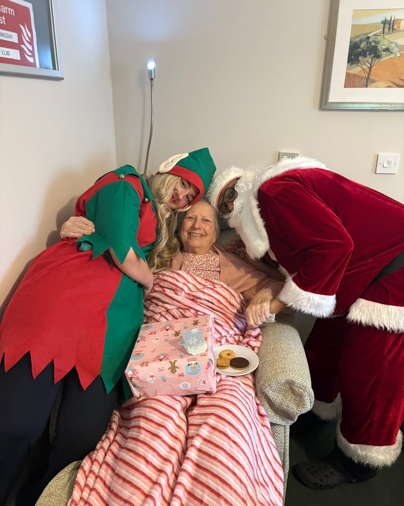 #lindisfarneshotton 
🎄✨ Christmas Day was truly magical at our care home! Our residents were delighted by a very special visit from Santa and his cheerful elf. Faces lit up as gifts were shared, laughter filled the rooms, and the whole building was wrapped in festive cheer. Moments like these are what make Christmas so special ❤️🎅