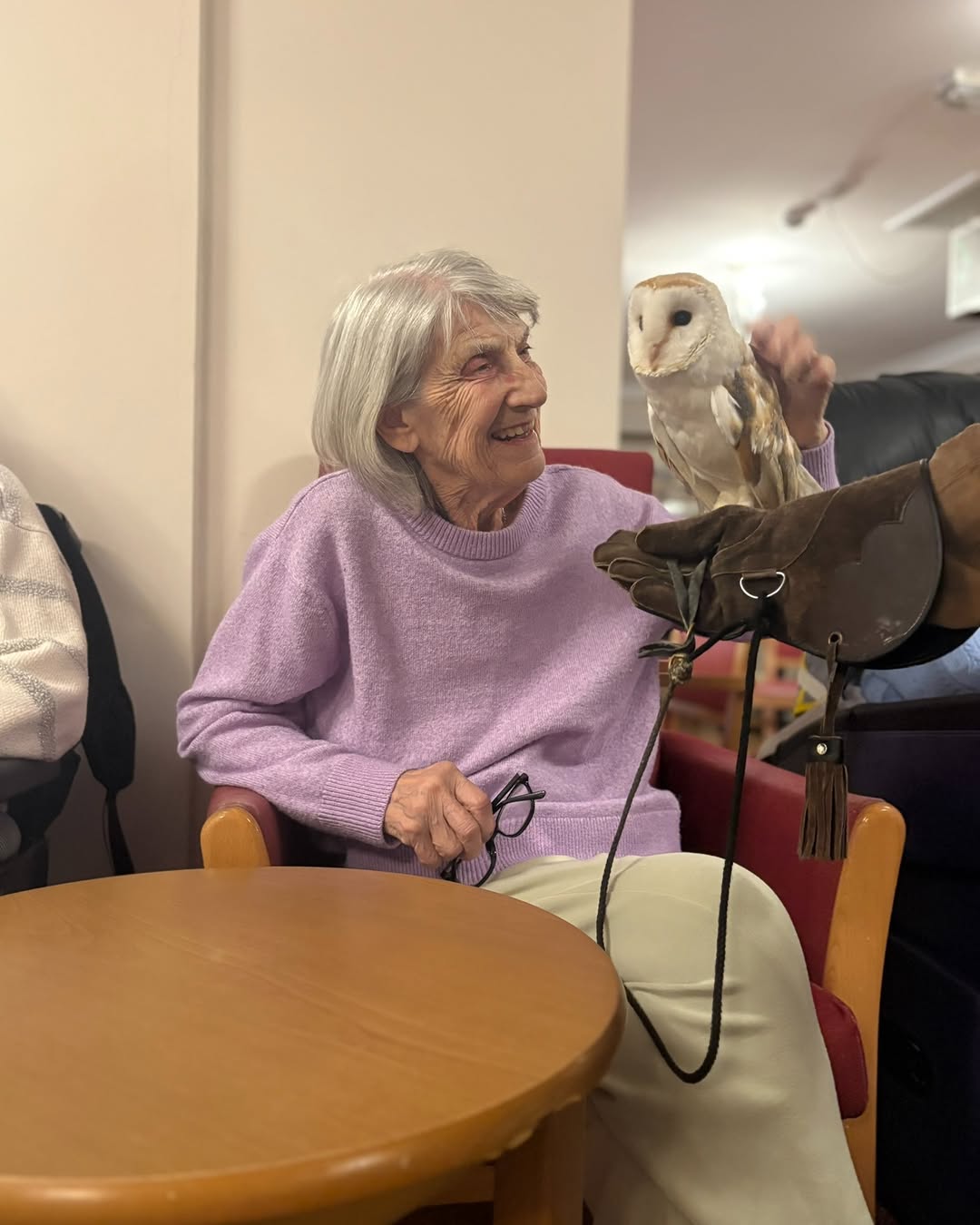 A Truly Special Experience at #lindisfarneshotton 🦉✨ 

Our residents loved the opportunity to gently stroke and feel this beautiful owl during a recent visit. There were lots of smiles, curiosity and lovely calm moments shared.

Such a wonderful hands-on experience that everyone will remember! 💛