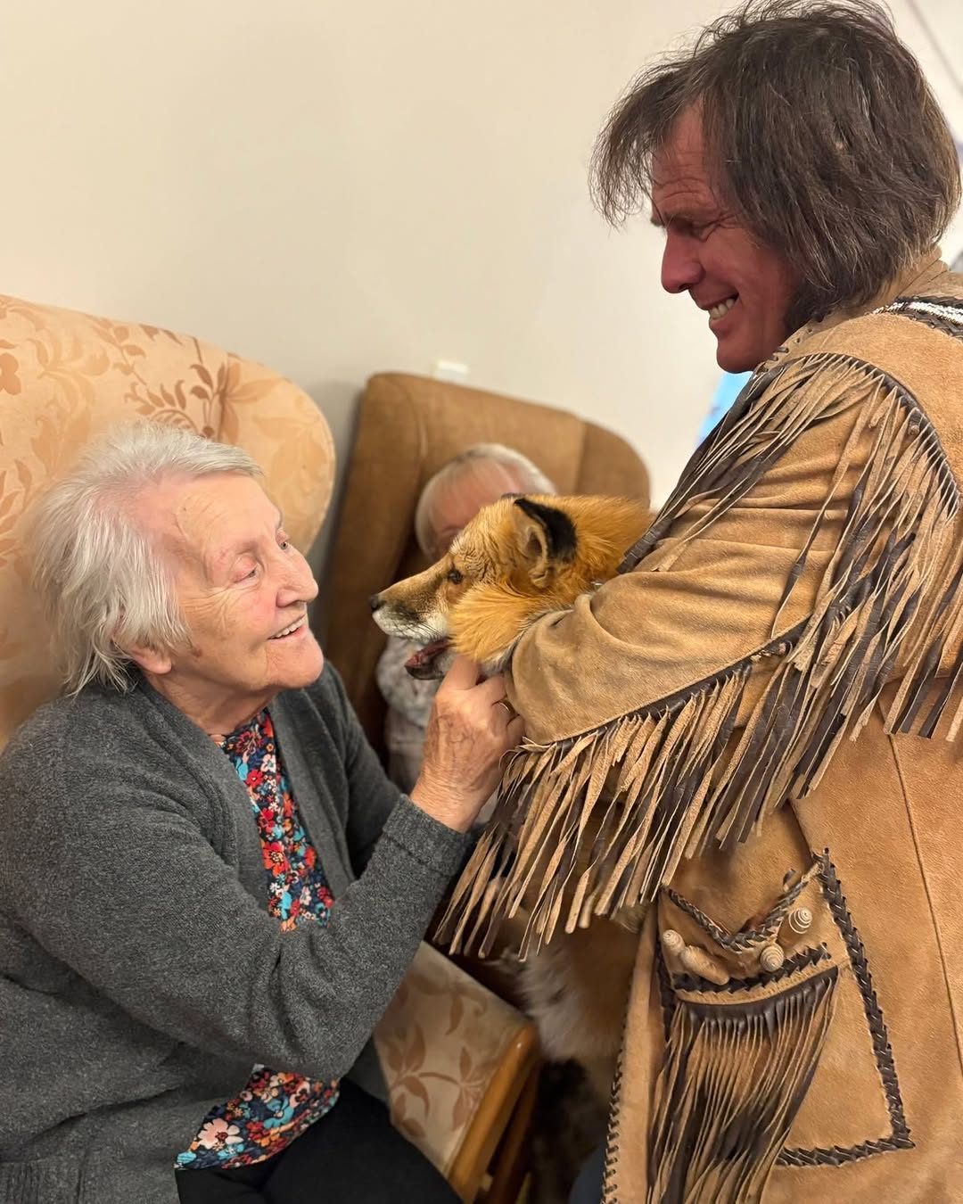 A Truly Magical Moment #lindisfarneshotton 🦊✨ 

Residents and staff alike were amazed to have the chance to gently stroke and feel this beautiful fox. It was such a surreal experience and without a doubt one of the highlights of the day!

A magical moment that brought smiles, wonder and plenty of excitement to everyone in the room. 💛