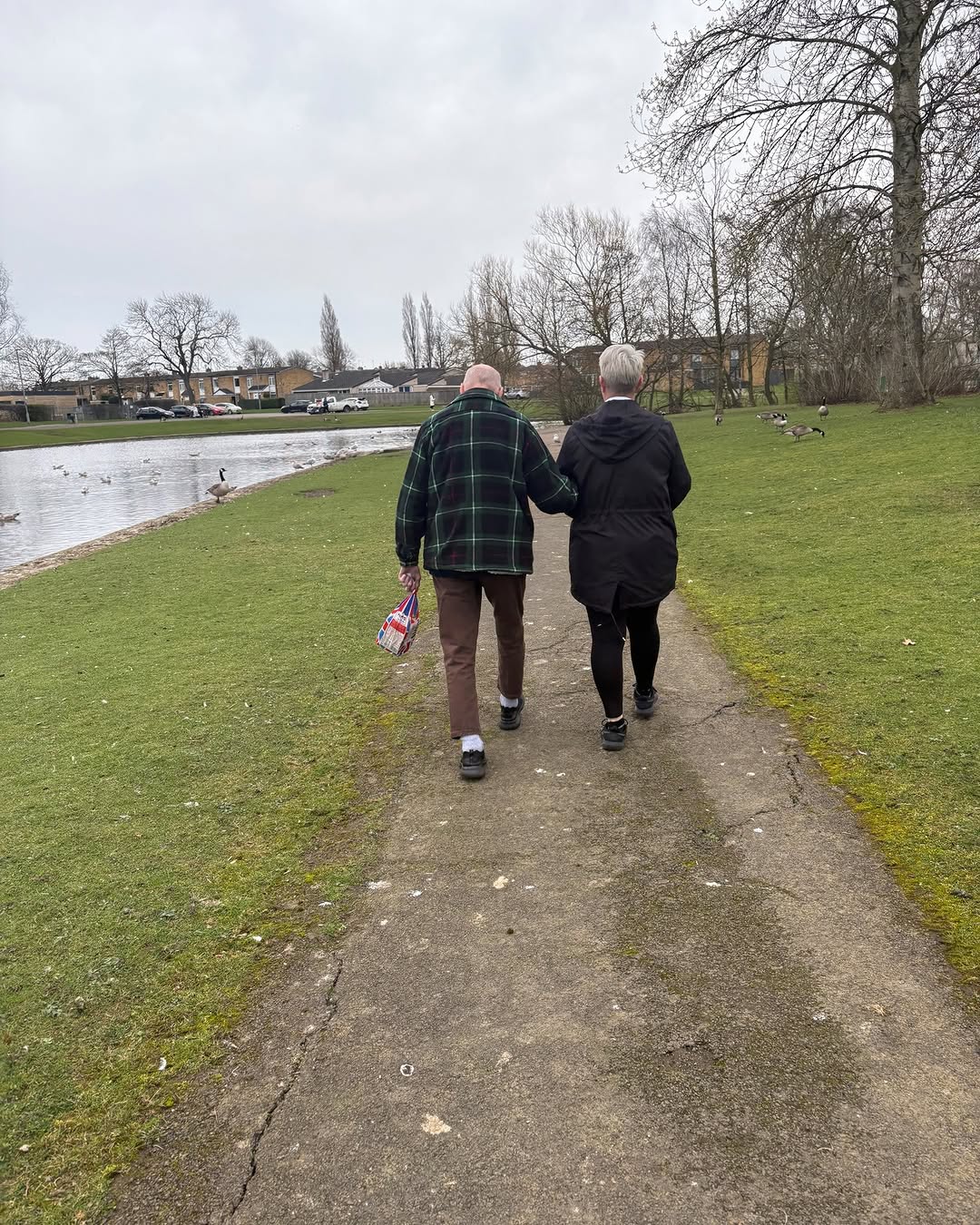Recently, some of our residents at #lindisfarnenewtonaycliffe  had a walk over to the ‘boating lake’  and fed the ducks. The residents were very happy and chatted along the way. 🦆🤩