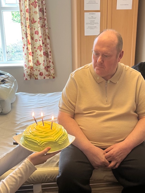 We recently celebrated John's birthday with him at #lindisfarnethrockley 
John was very happy with his cake and gifts especially a private message from a local Elvis celebrity, finishing off his day with a non-alcoholic Guinness 🤩