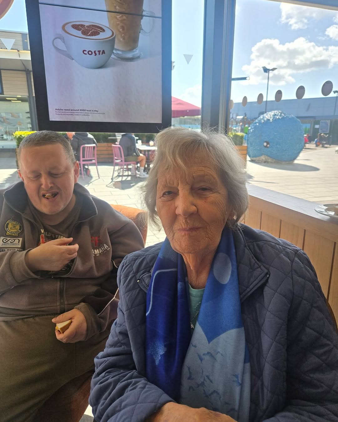 A little round up of some of the recent pictures from #LindisfarneSeaham 

Residents enjoyed a shopping trip to Dalton park and finished with treats in Costa ☕🍰
Arts and crafts day with Jaq Heath Designs - The resdients made some lovely summer wall plaques 🎨

Mother's Day celebrations 💕